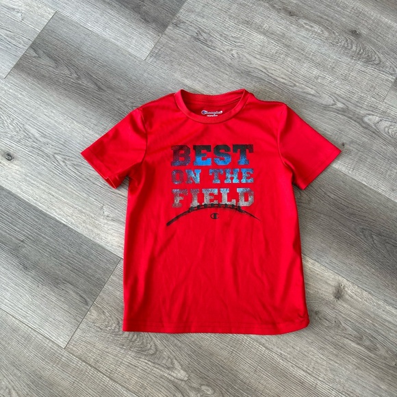 3/20$ Champion Kids Red Graphic “Best on the field”  T-Shirt - Picture 1 of 7